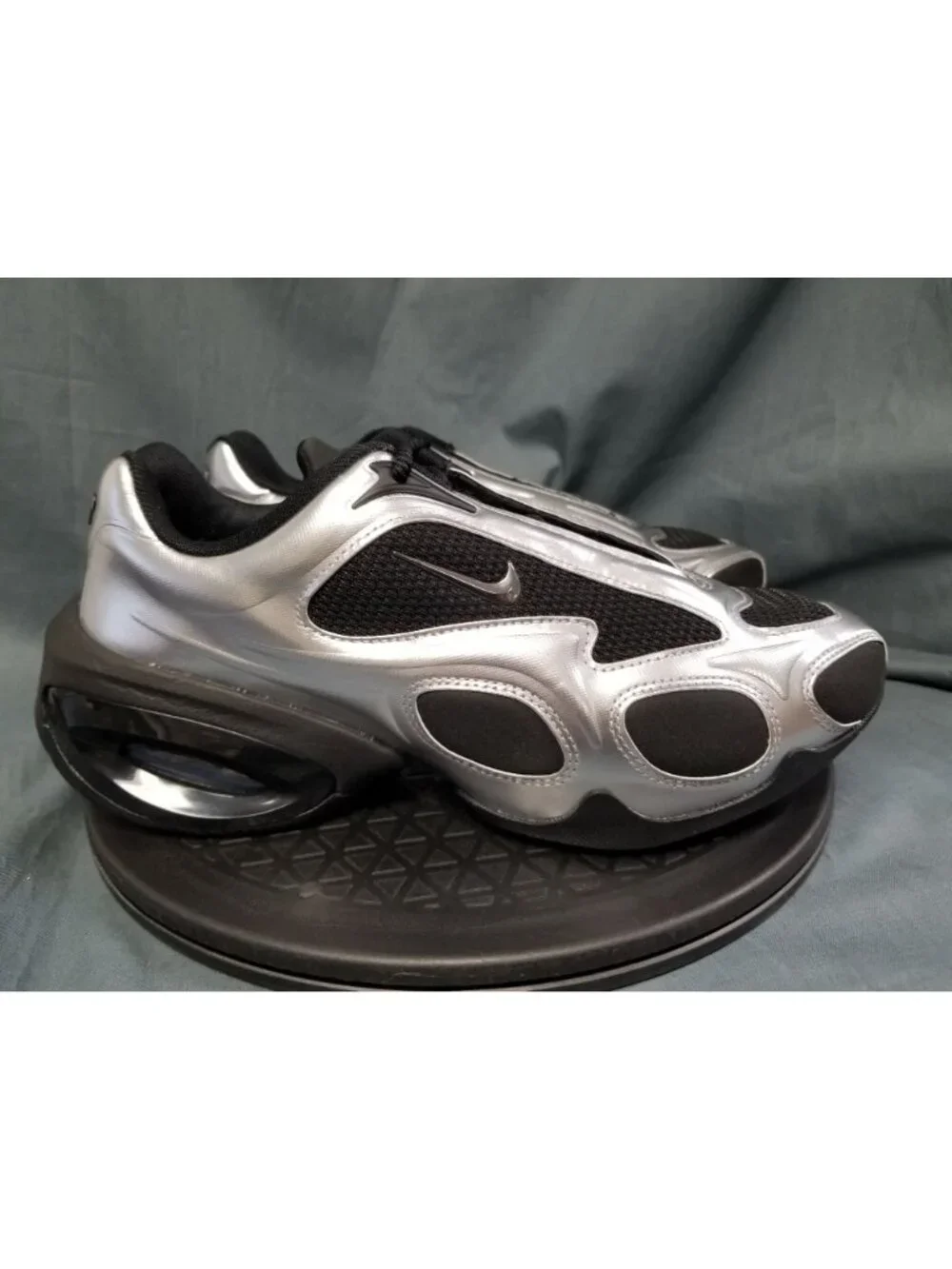 Women's Nike Air Max Muse Black Metallic Silver Sneakers Mesh Size 9 NEW IN BOX!